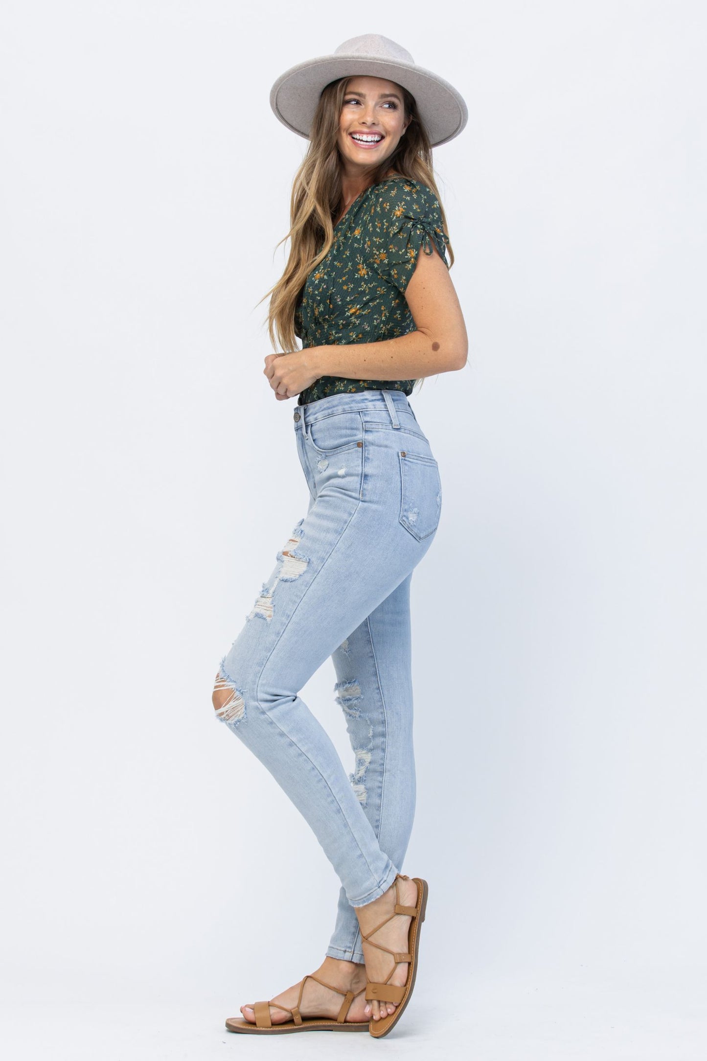 JUDY BLUE Tia Destroyed Tummy Control Skinny